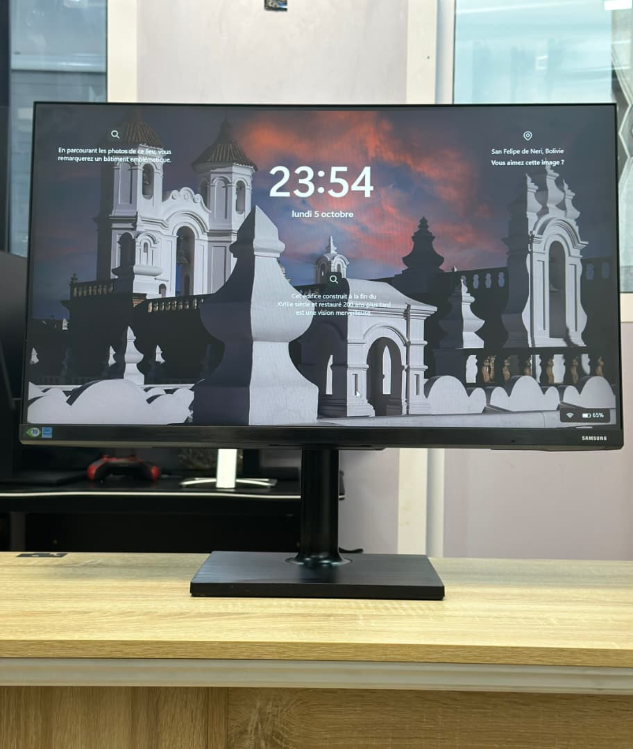 Moniteur Samsung FT45 27" sans bordure (2024)